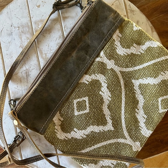 Myra Bag Convertible Clutch Crossbody Bag - Picture 1 of 10